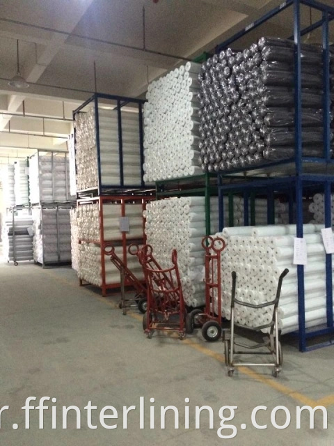 100% Polyester Dairesel Örme Türü / Tüp Örme INTERLINININGWOVOVO'lar